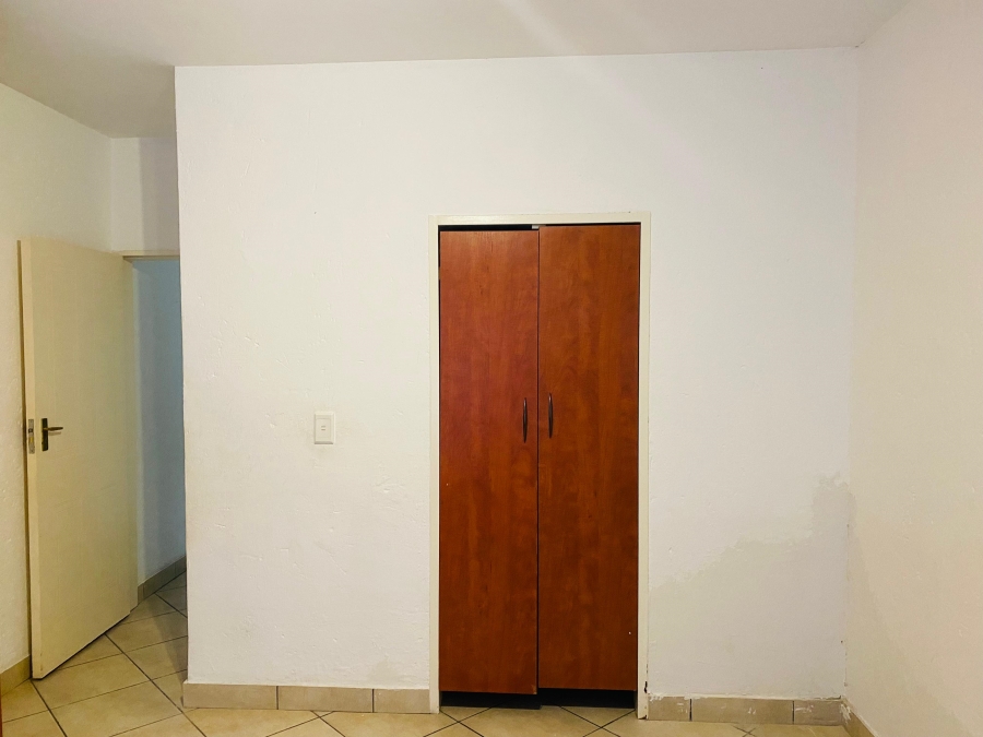 2 Bedroom Property for Sale in Waterval East North West